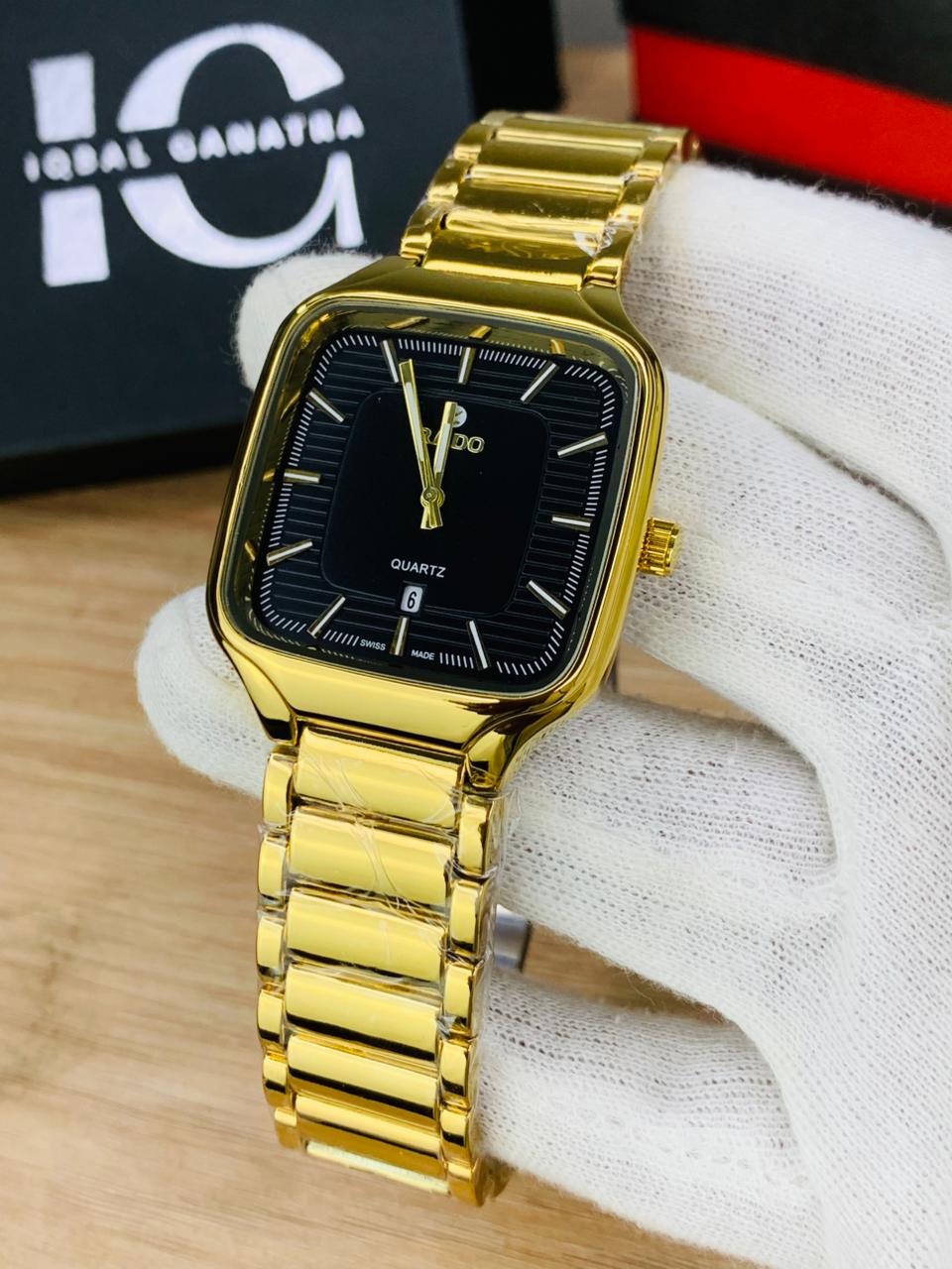 RD TV Model | Gold Black